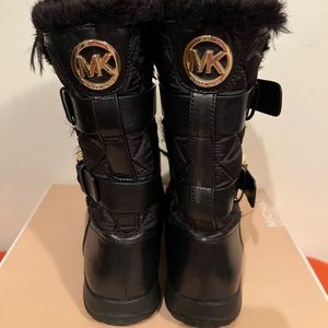 **SOLD** MICHAEL Michael Kors Winter Boots
